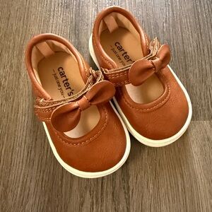 NWOT Carter's brown Dress Shoes with Bow 4C